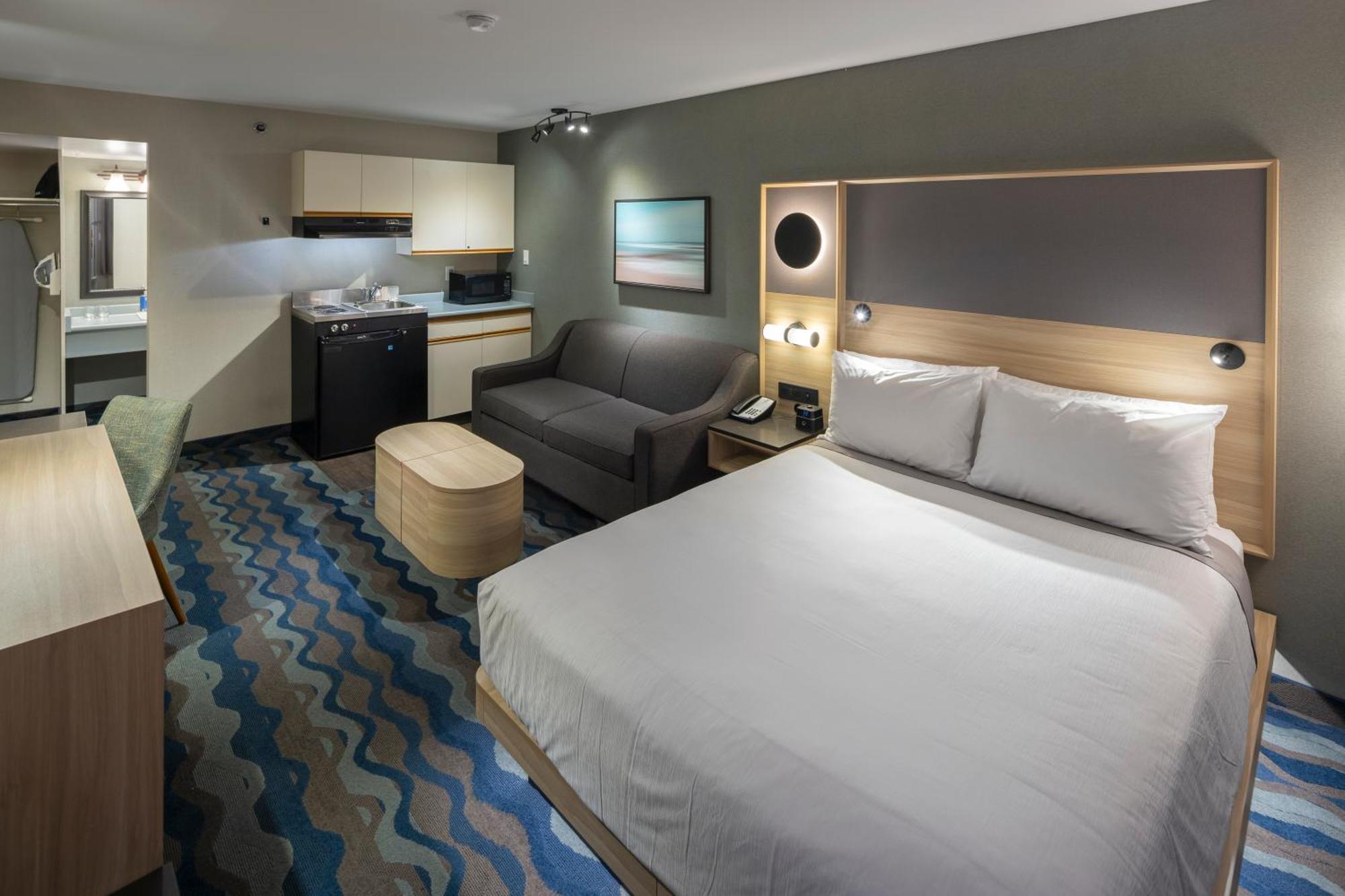 Accent Inns Vancouver Airport Ричмънд Екстериор снимка