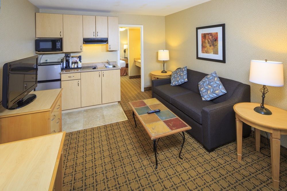 Accent Inns Vancouver Airport Ричмънд Екстериор снимка