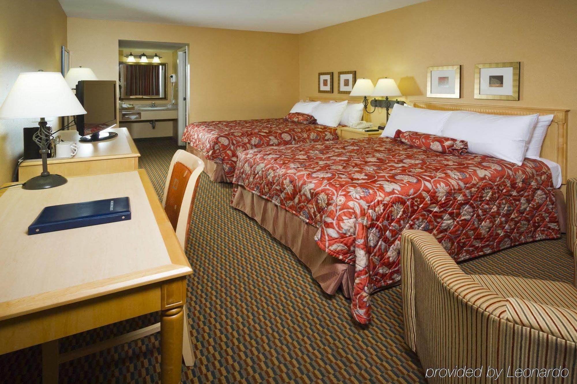 Accent Inns Vancouver Airport Ричмънд Стая снимка