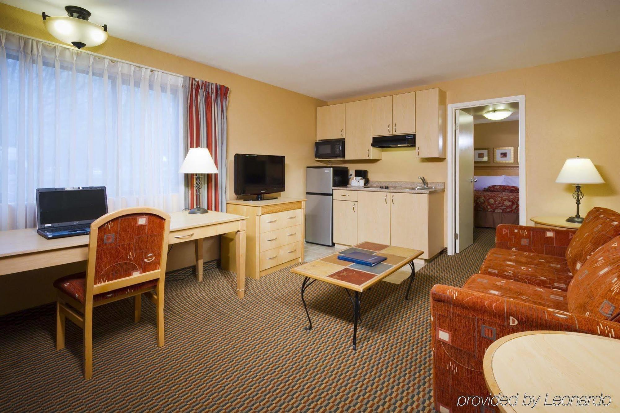 Accent Inns Vancouver Airport Ричмънд Стая снимка