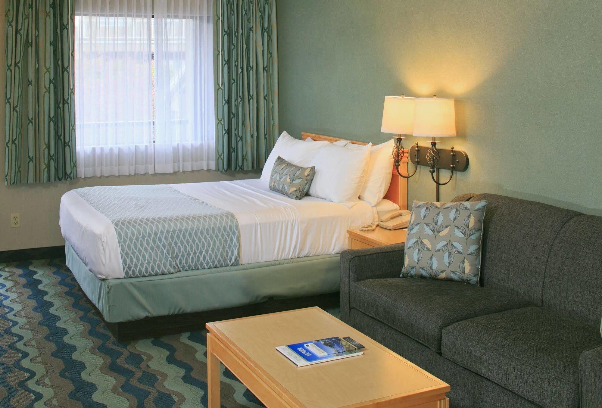 Accent Inns Vancouver Airport Ричмънд Екстериор снимка
