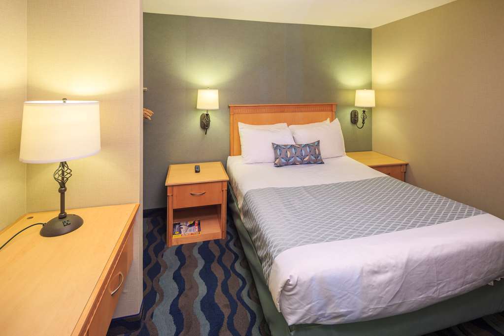 Accent Inns Vancouver Airport Ричмънд Стая снимка
